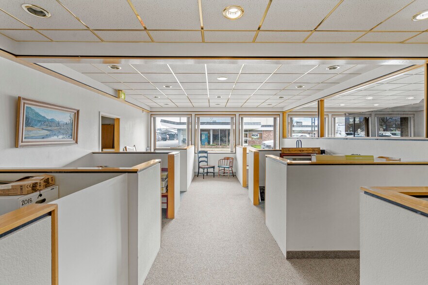More Photos Of 206 NE 7th St, Grants Pass Office For Sale