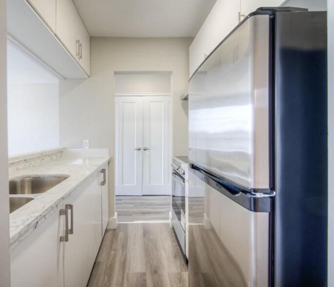 More Photos Of 30 Chatham St, Brantford Apartments For Sale