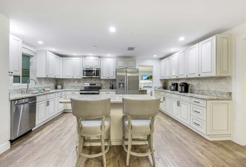 More Photos Of 6901 Hendry Creek Dr, Fort Myers Unknown For Sale