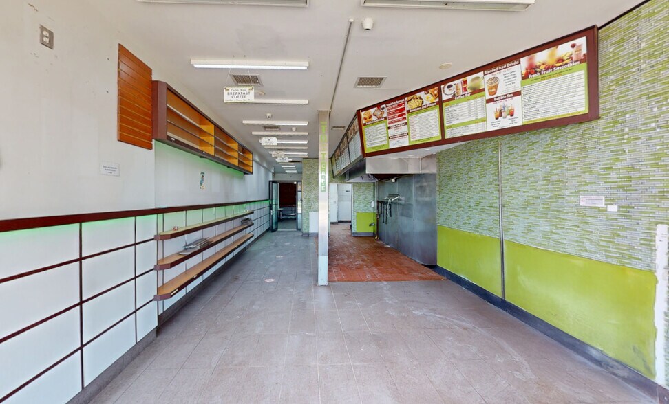 More Photos Of 1613-1623 Oriental Blvd, Brooklyn Storefront For Lease