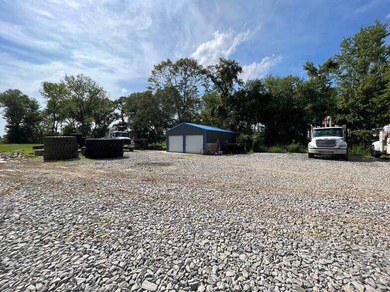 More Photos Of 3586 US HWY 42, Warsaw Office For Sale