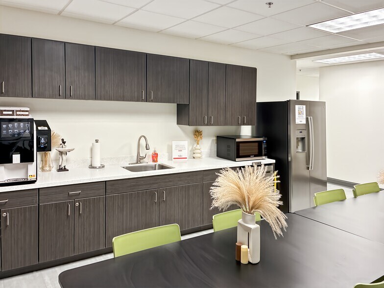 More Photos Of 1501 Main St, Columbia Coworking Space