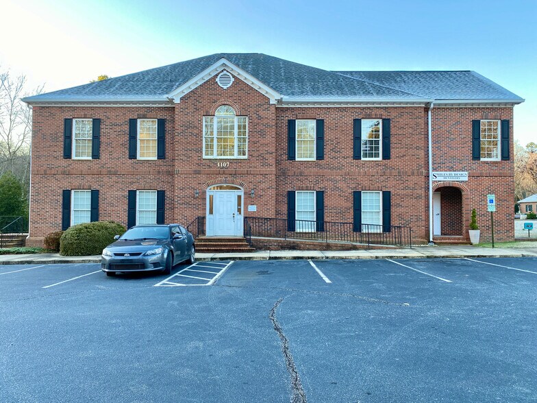 More Photos Of 1107 Statesville Blvd, Salisbury Medical For Lease