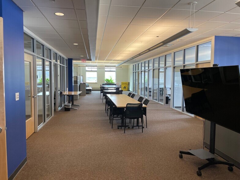 More Photos Of 10 E Allen St, Winooski Office For Lease