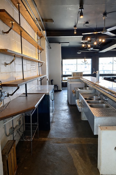 More Photos Of 3648 S Park Ave, Buffalo Restaurant For Lease