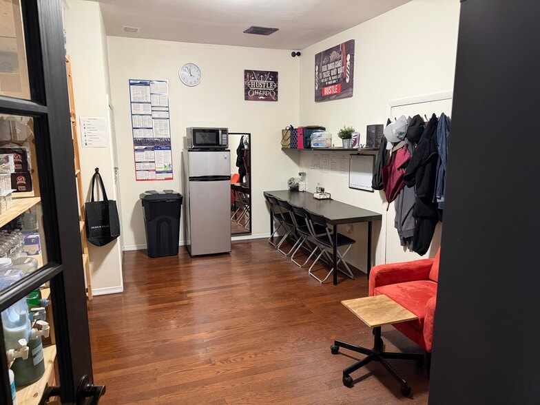 More Photos Of 934 River Rd, Edgewater Storefront For Sale