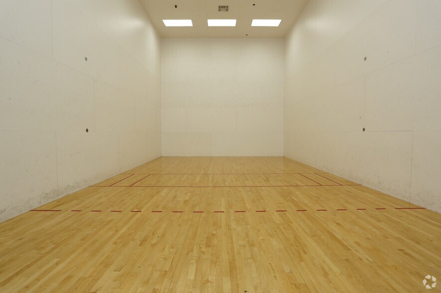 More Photos Of 2000 E Arapaho Rd, Richardson Apartments For Lease