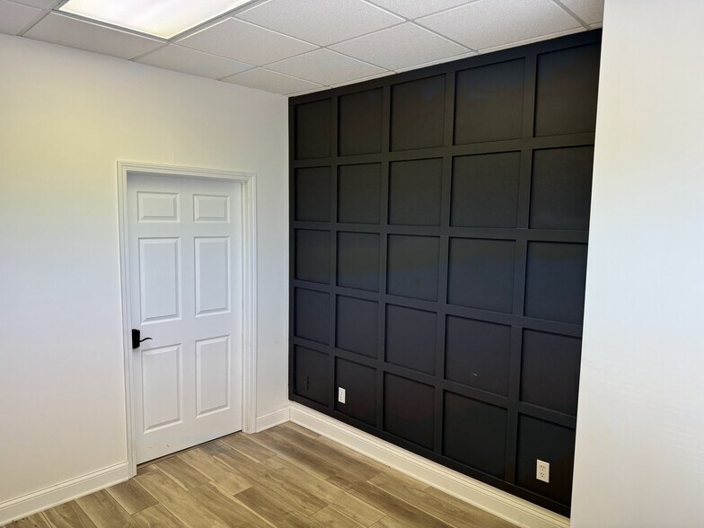 More Photos Of 8155 Annsbury Dr, Utica Office For Lease