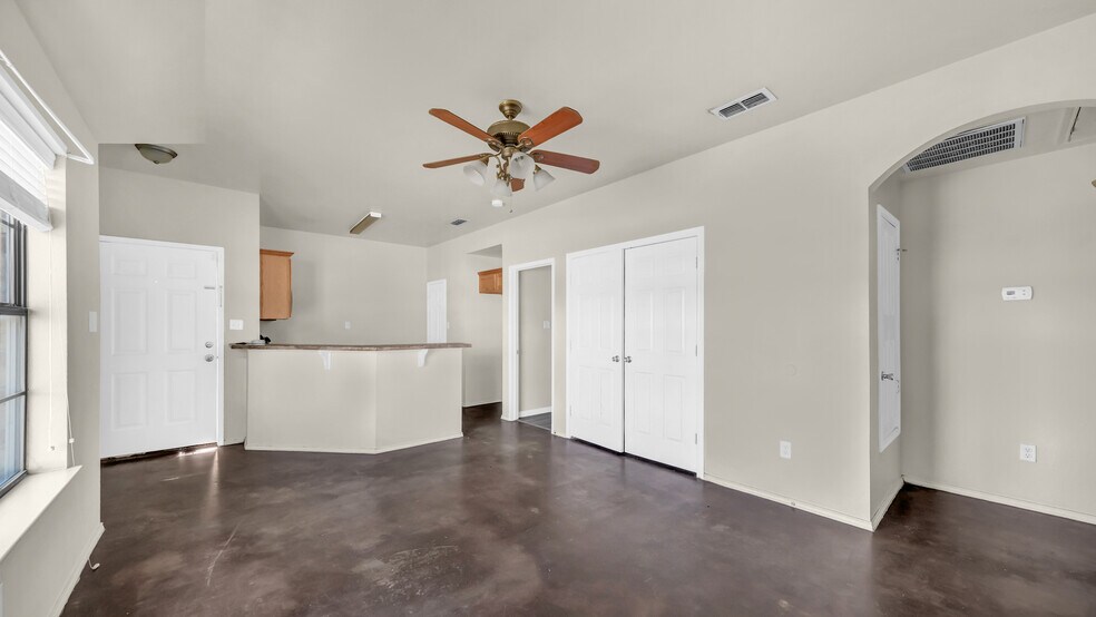 More Photos Of 141 Lindas Creek Ln, Weatherford Multifamily For Sale