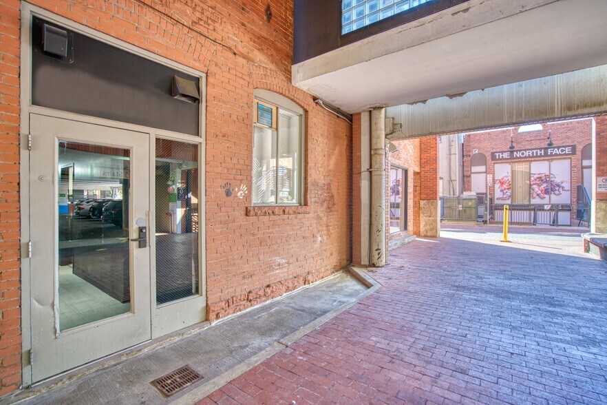 More Photos Of 2027-2035 Broadway, Boulder General Retail For Sale