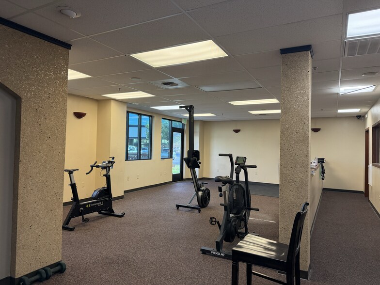 More Photos Of 1414 E F St, Oakdale Office For Sale