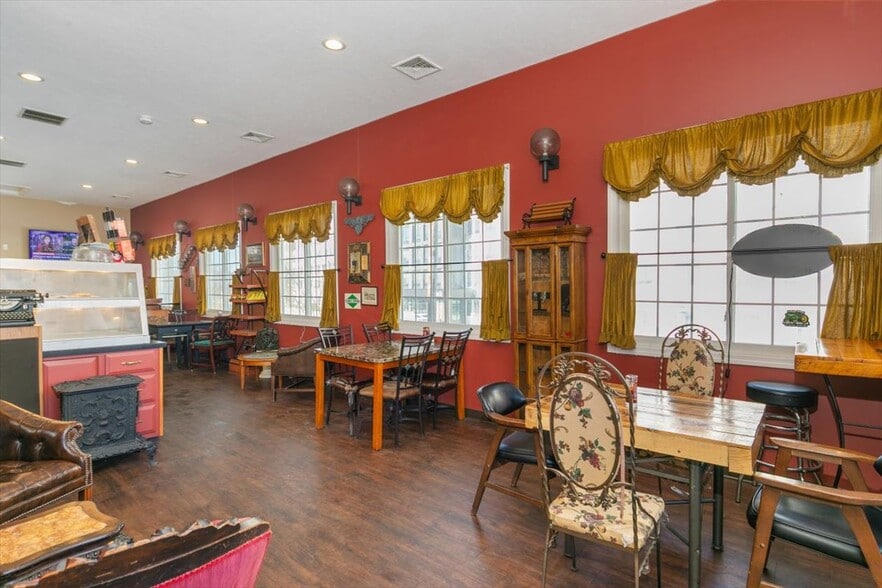 More Photos Of 30 Railroad Ave, Haverhill Restaurant For Sale