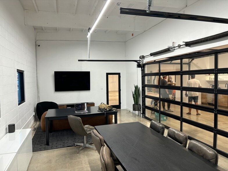 More Photos Of 1250-1264 Industrial Ave, Escondido Warehouse For Lease