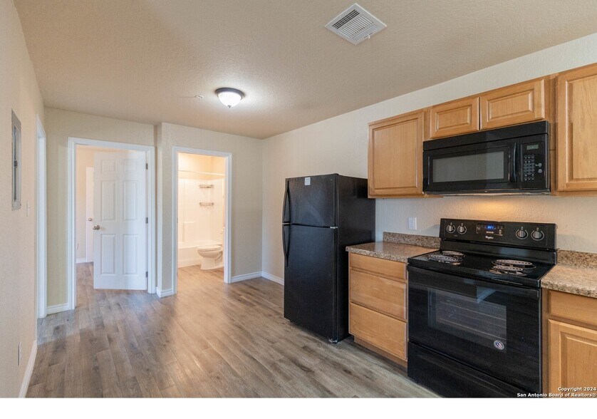 More Photos Of 8111 Landing, San Antonio Apartments For Sale
