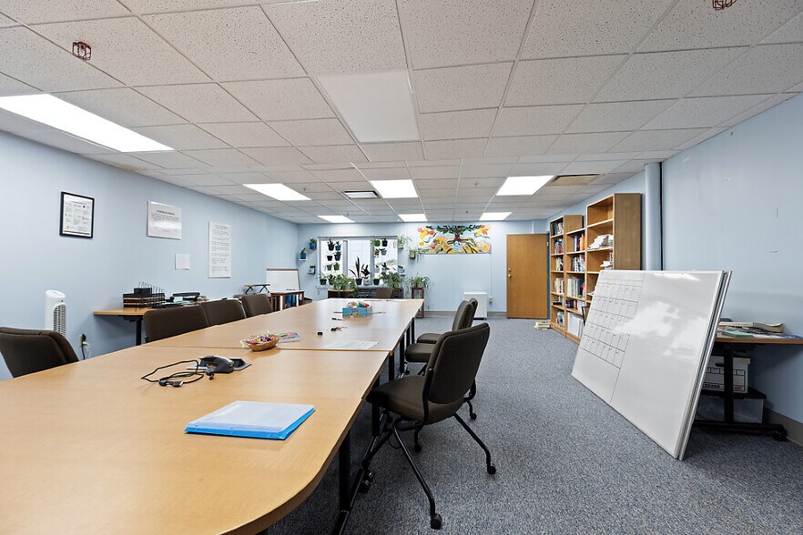 More Photos Of 219 Capitol St, Augusta Office For Lease