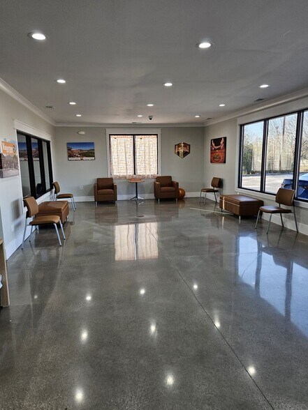 More Photos Of 1391 Murrays Chapel Rd, Sweetwater Showroom For Sale