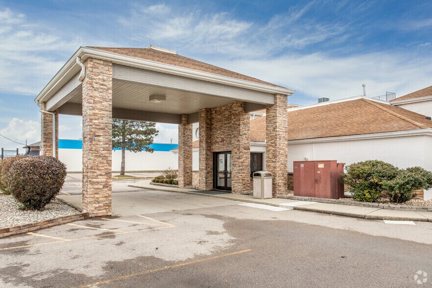 More Photos Of 616 N Broad St, Fairborn Hotel For Sale
