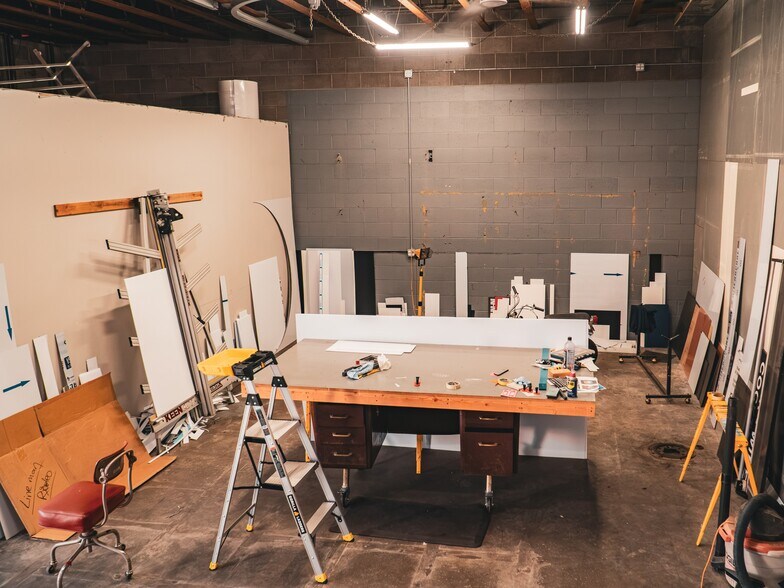 More Photos Of 1203 12th St, Hood River Showroom For Sale
