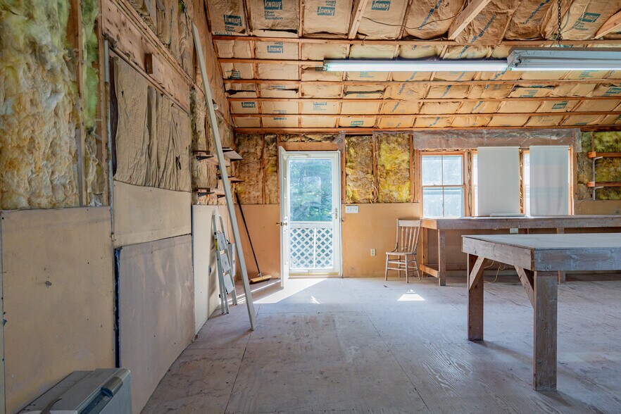 More Photos Of 15 Epps St, Portland Storefront For Sale