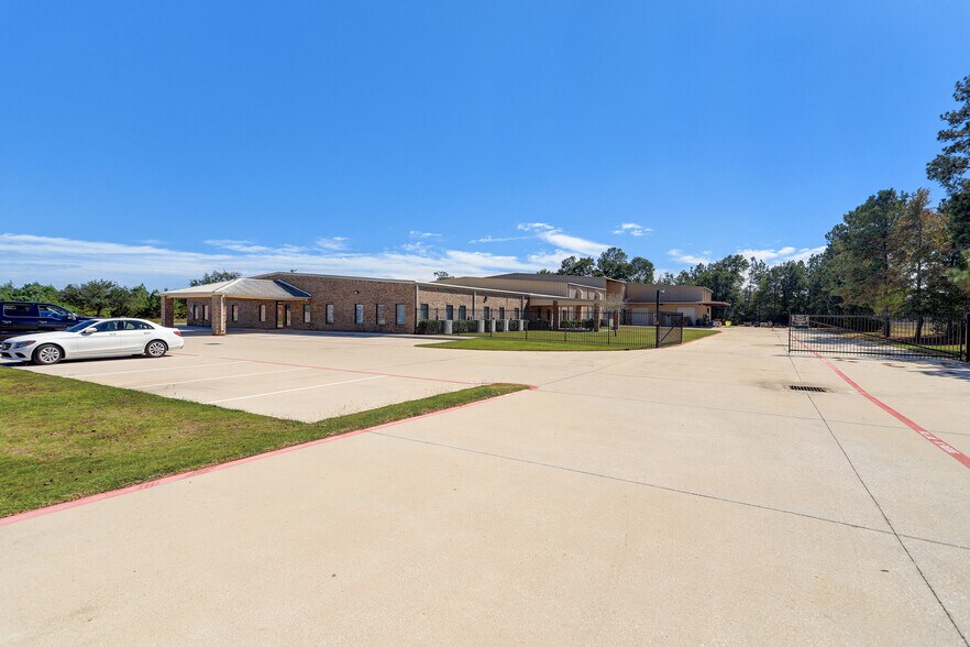More Photos Of 18914 E Industrial Pkwy, New Caney Service For Sale