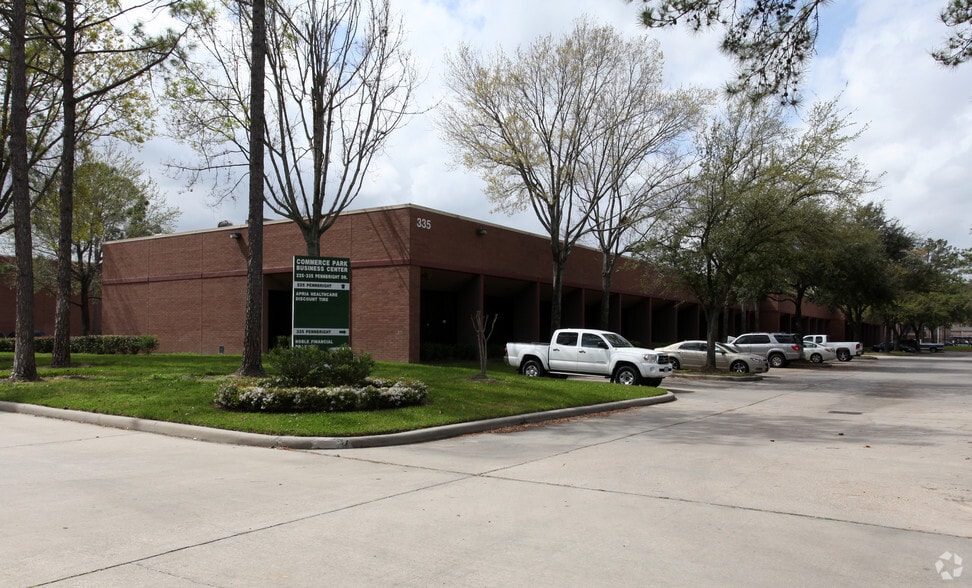 More Photos Of 335 Pennbright Dr, Houston Warehouse For Lease