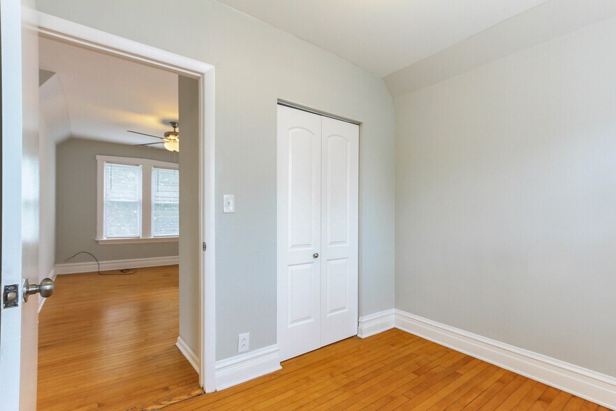 More Photos Of 6046 W Giddings, Chicago Apartments For Sale