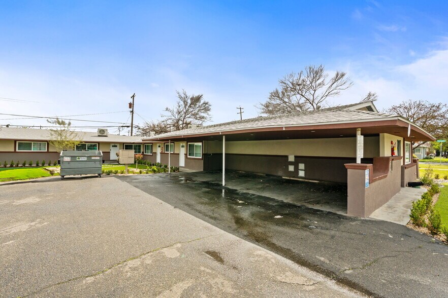 More Photos Of 3012-3028 N Fruit Ave, Fresno Apartments For Sale