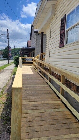 More Photos Of 522 Main St, Rockwood Specialty For Sale