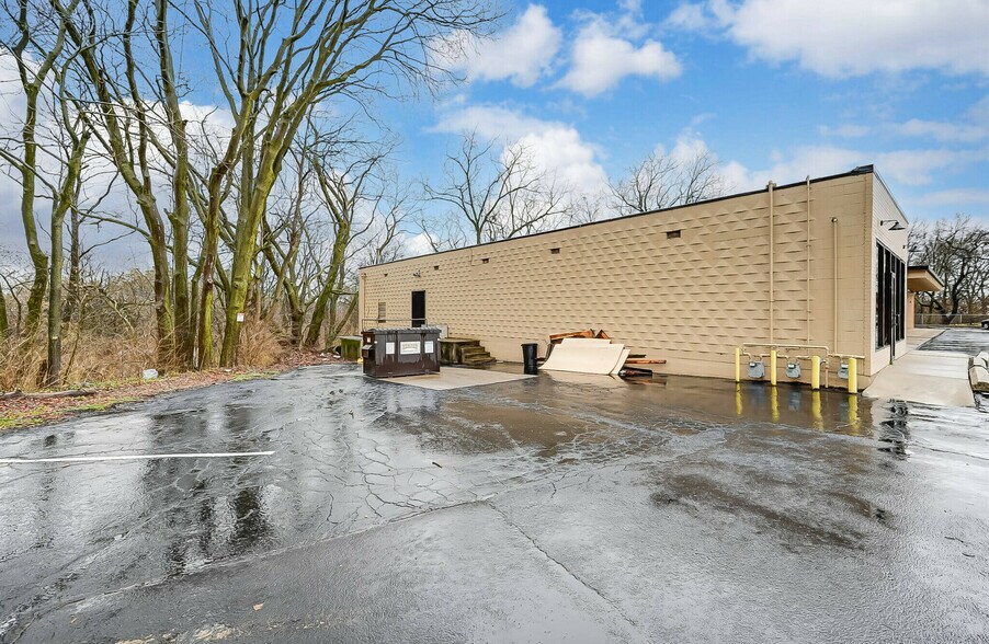 More Photos Of 440-448 S Main St, Englewood Unknown For Lease