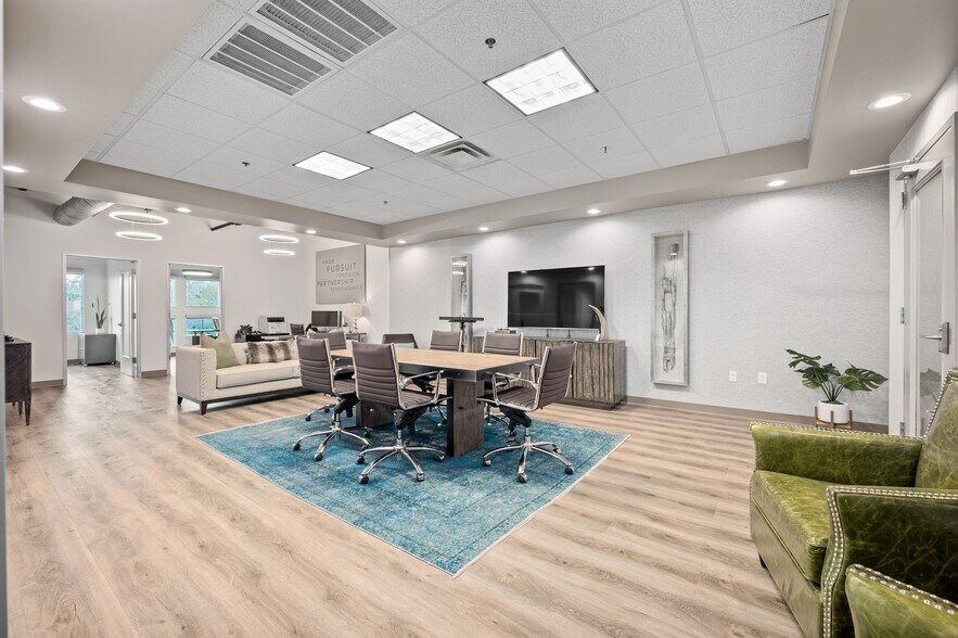 More Photos Of 3821 Juniper Trce, Austin Loft Creative Space For Sale