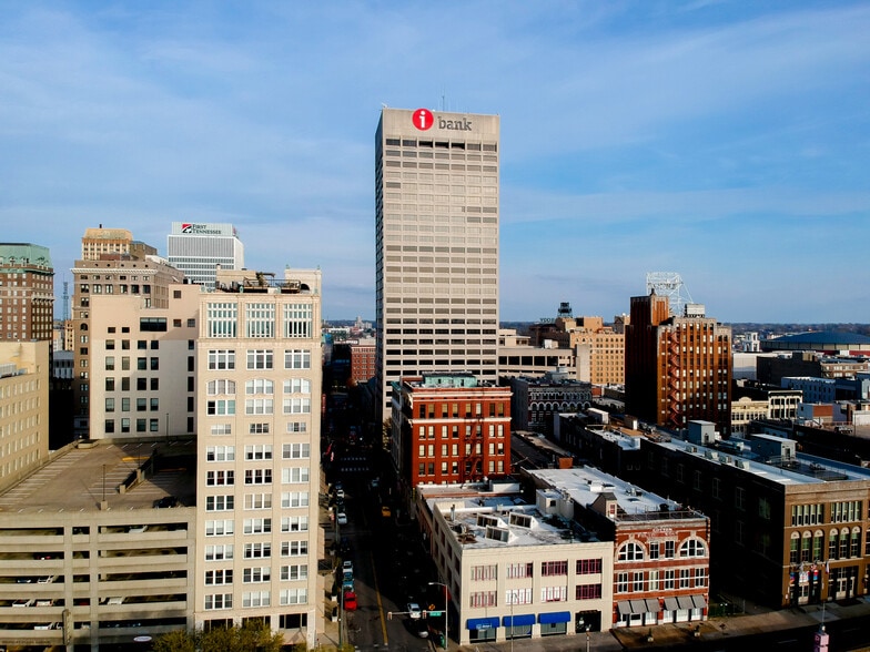 More Photos Of 40 S Main St, Memphis Office For Lease