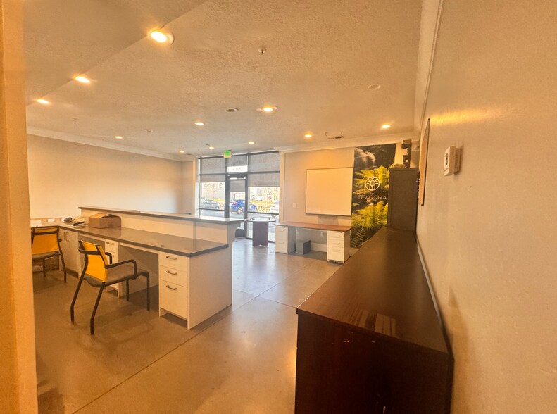 More Photos Of 426 E 1750 N, Vineyard Warehouse For Lease