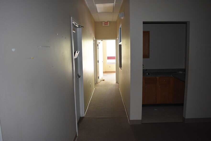 More Photos Of 1760 Decherd Blvd, Decherd Medical For Lease