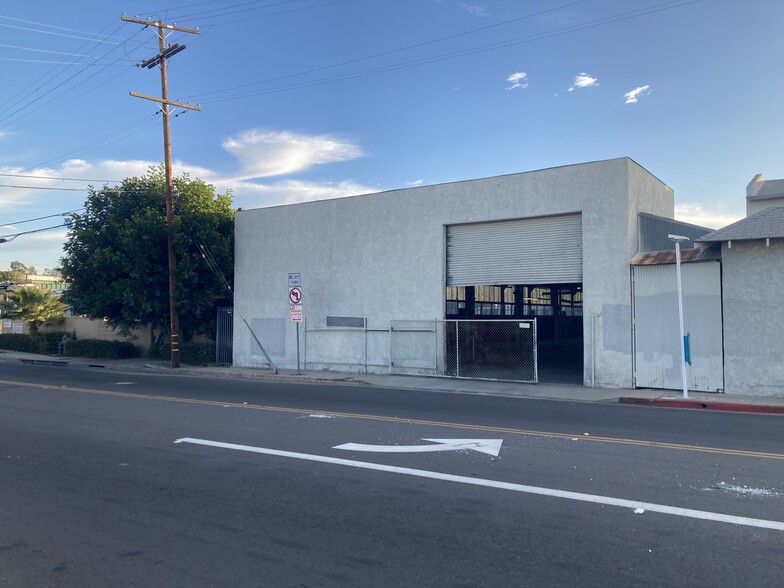 Primary Photo Of 2206 Orange Ave, Signal Hill Warehouse For Lease