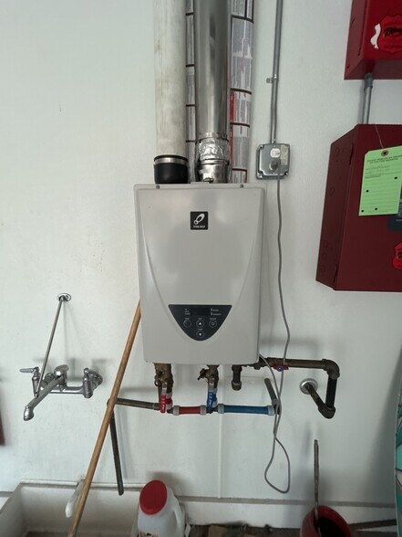 More Photos Of 4451 Austin Blvd, Island Park General Retail For Lease