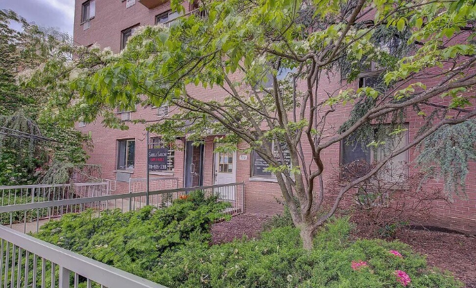 More Photos Of 11882 Metropolitan Ave, Kew Gardens Healthcare For Lease