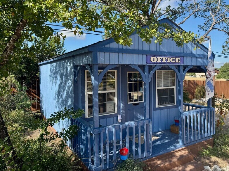 More Photos Of 1400 Ranch Road 261, Buchanan Dam Hotel For Sale