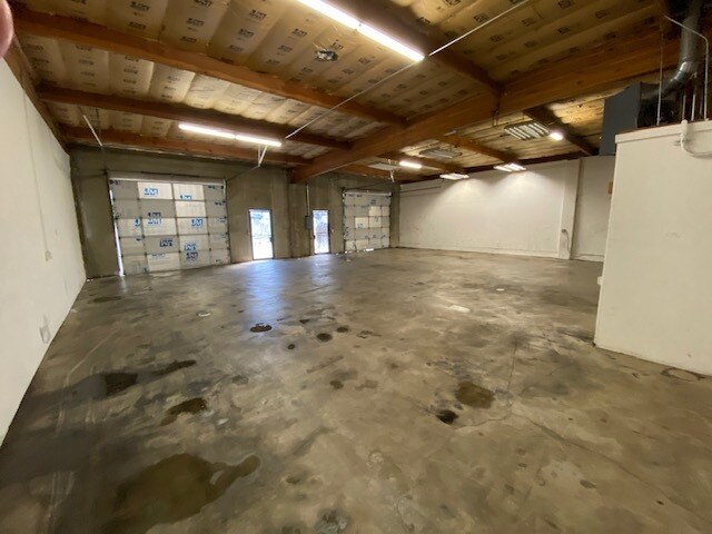 More Photos Of 12 Pamaron Way, Novato Manufacturing For Lease