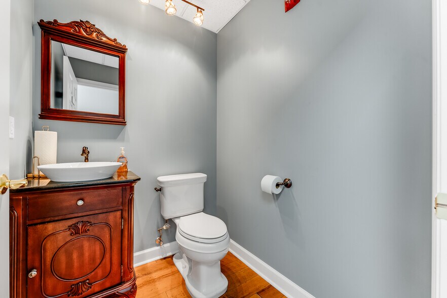 More Photos Of 6-10 Canyon Rd, Morgantown Loft Creative Space For Sale