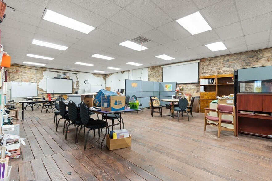 More Photos Of 217 W Jackson St, Ione Storefront Retail Office For Sale
