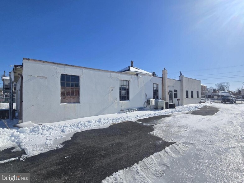 More Photos Of 512-520 W Chestnut Ave, Vineland Light Distribution For Sale