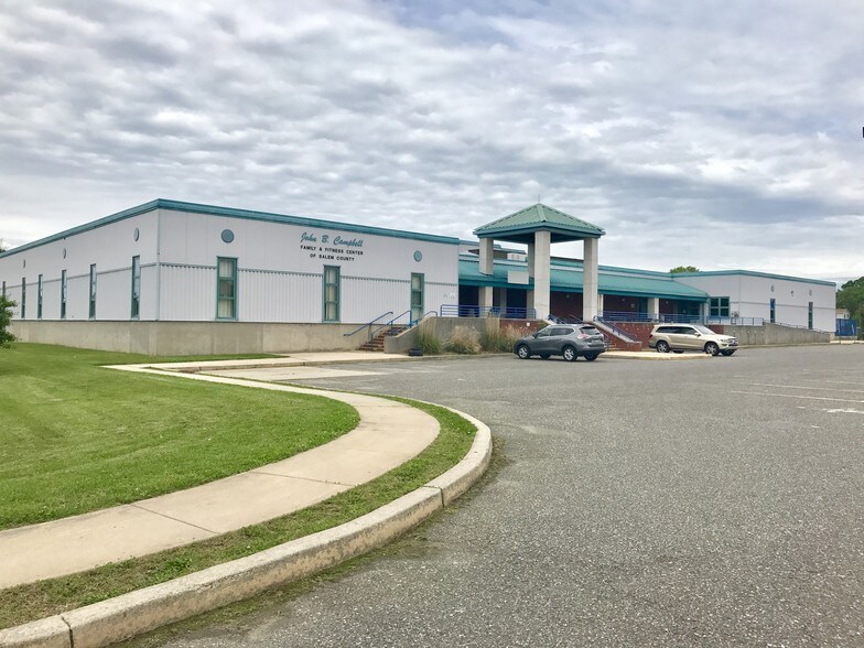 Primary Photo Of 118 Walnut St, Salem Office For Sale