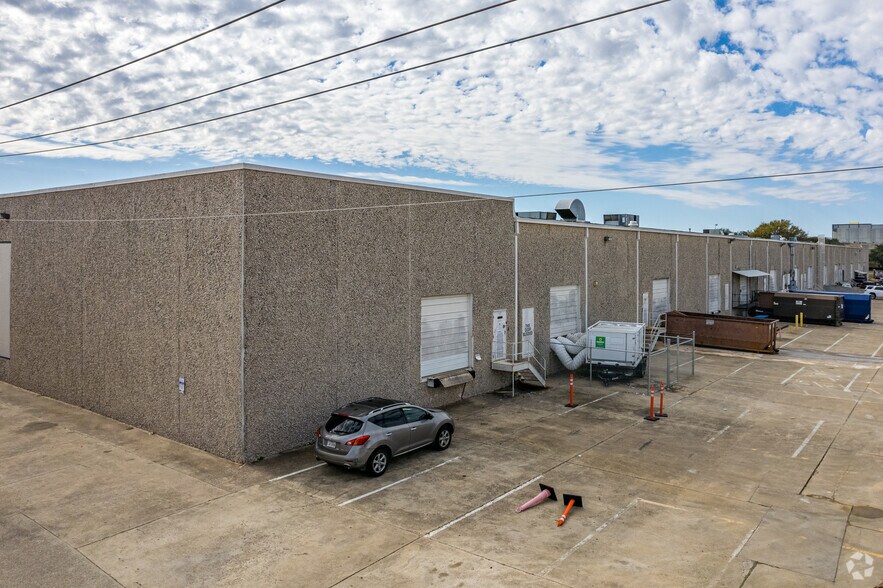 More Photos Of 1201-1299 Commerce Dr, Richardson Distribution For Lease