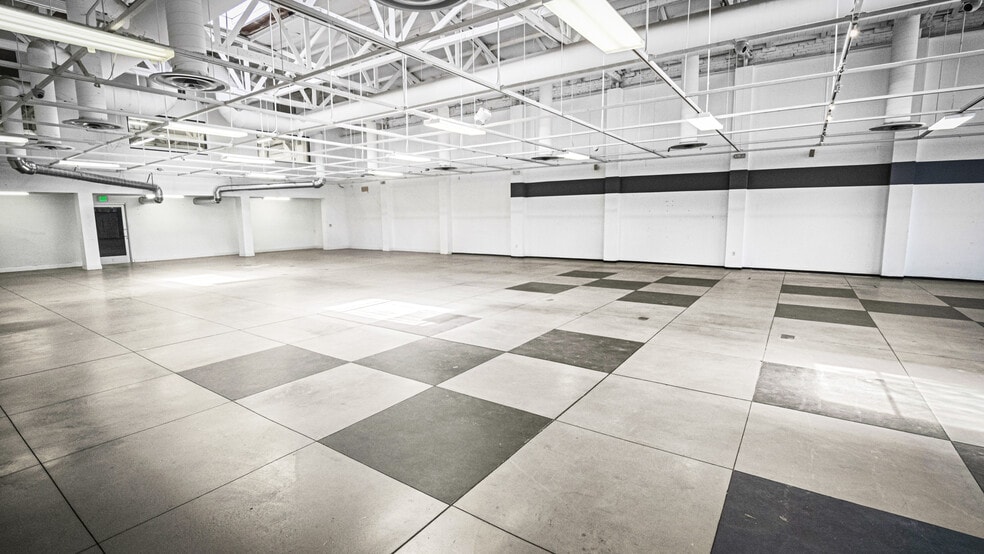 More Photos Of 236-242 Pine Ave, Long Beach Storefront Retail Office For Lease