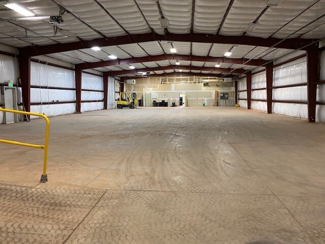 More Photos Of 3183 Highway 22 N, Dickinson Warehouse For Lease