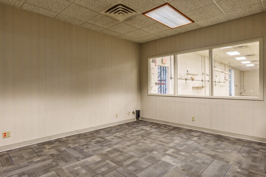 More Photos Of 6212 Material Ave, Loves Park Warehouse For Sale