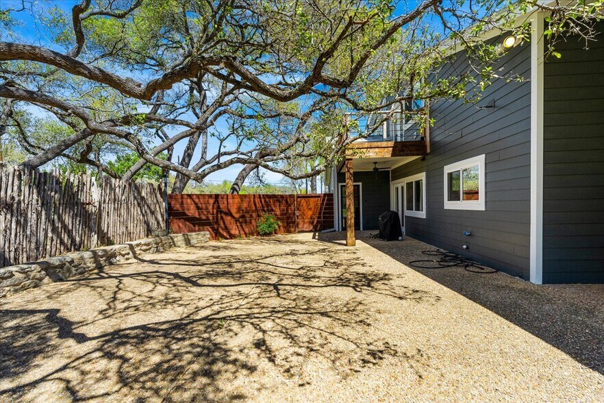 More Photos Of 14519 Fitzhugh Rd, Austin Specialty For Sale