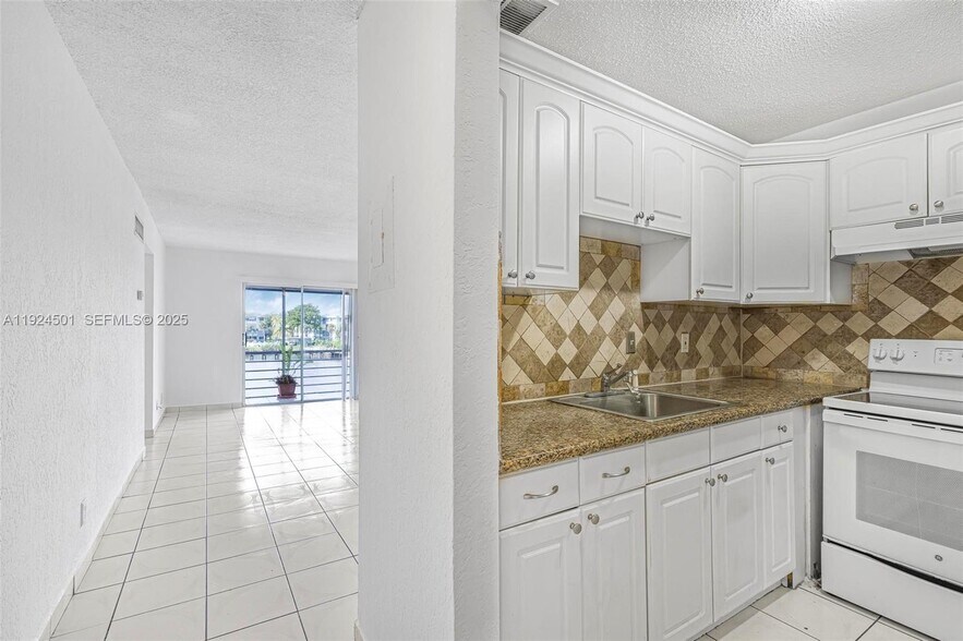 More Photos Of 2775 Taft St, Hollywood Apartments For Sale