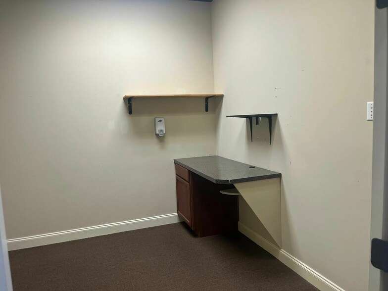 More Photos Of 7559 Kayne Blvd, Columbus Freestanding For Lease