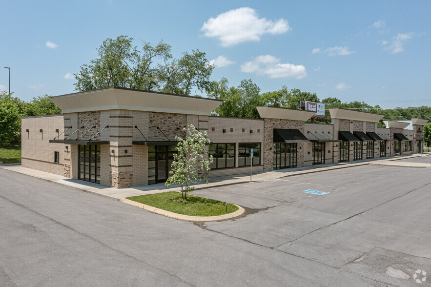 Primary Photo Of 840 N Blue Jay Way, Gallatin Storefront Retail Office For Lease